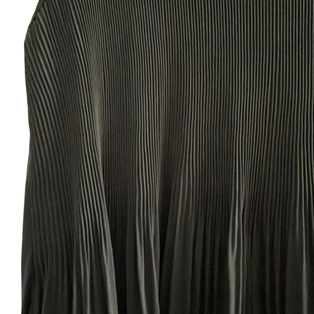 LOFT Pleated Flowy Black Sleeveless Tank Blouse Size Small - Picture 9 of 13